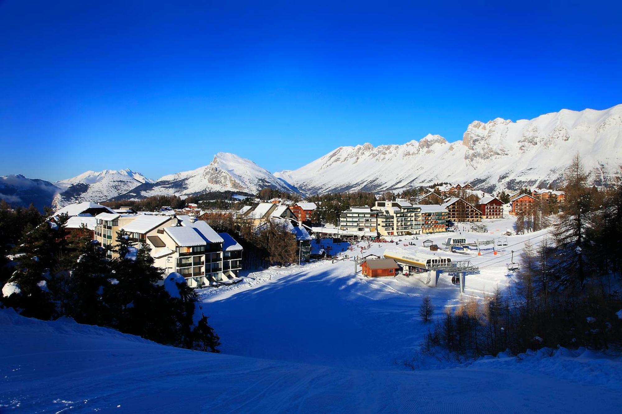 Sunweb Hotel L'Ecrin Des Neiges ラ・ジュー・デュ・ルー エクステリア 写真
