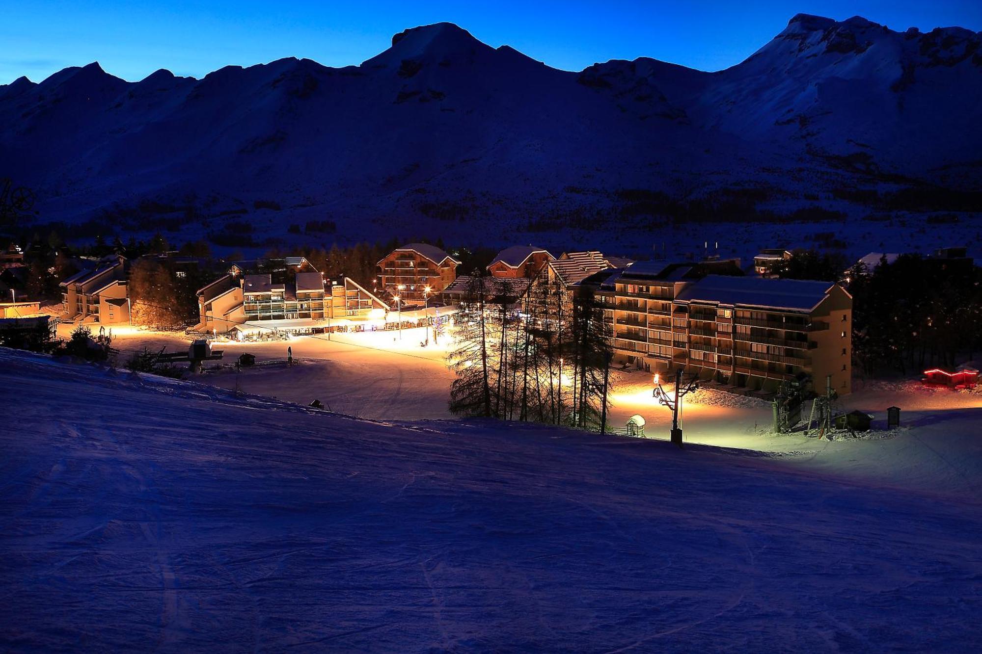 Sunweb Hotel L'Ecrin Des Neiges ラ・ジュー・デュ・ルー エクステリア 写真