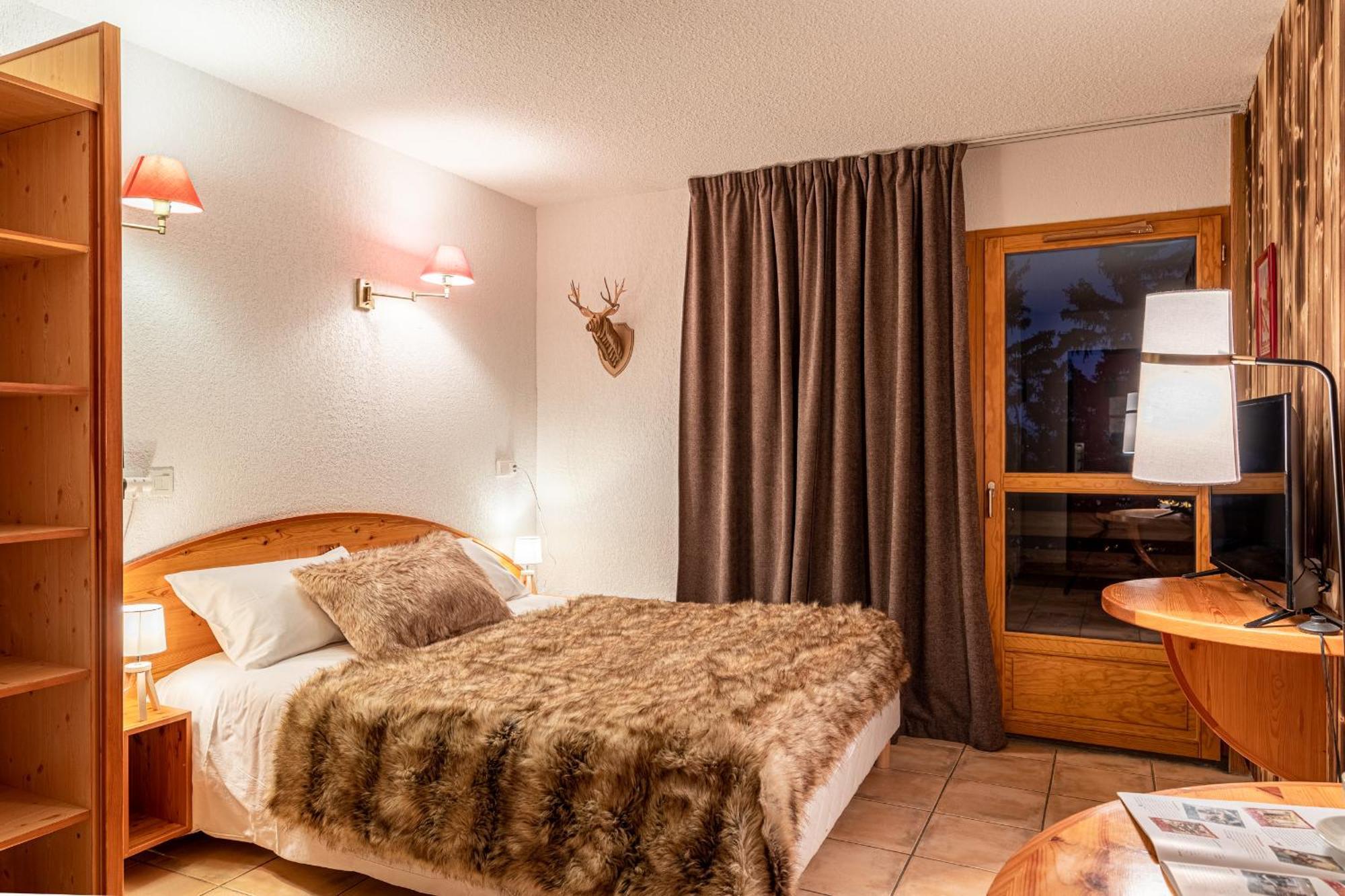 Sunweb Hotel L'Ecrin Des Neiges ラ・ジュー・デュ・ルー エクステリア 写真