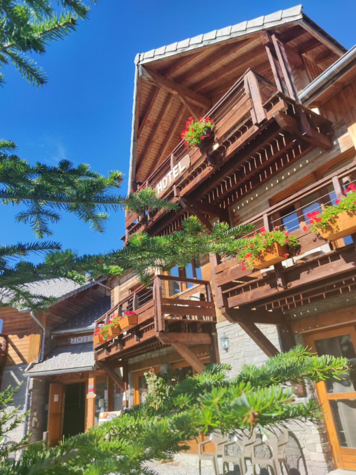 Sunweb Hotel L'Ecrin Des Neiges ラ・ジュー・デュ・ルー エクステリア 写真